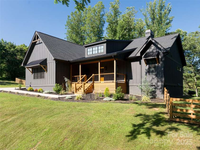 244 Barebridge Drive, Burnsville, NC 28714.  MLS# CAR4279685, YatesRealty ID 25755. 