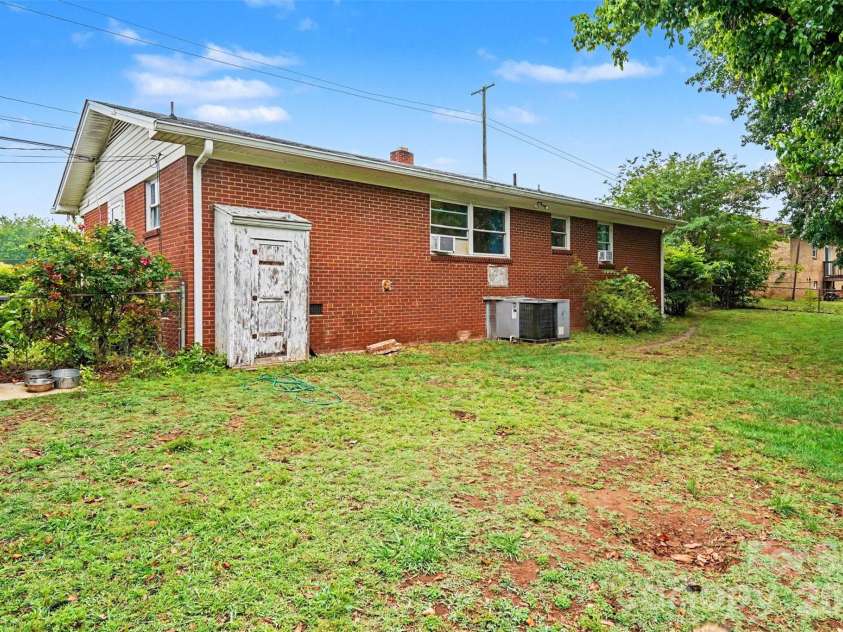 538 George W Liles Parkway, Concord, NC 28027.  MLS# CAR4386046, YatesRealty ID 25755. 