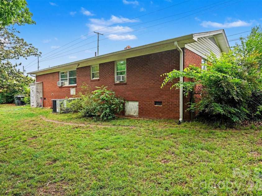 538 George W Liles Parkway, Concord, NC 28027.  MLS# CAR4386046, YatesRealty ID 25755. 