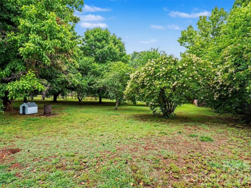 538 George W Liles Parkway, Concord, NC 28027.  MLS# CAR4386046, YatesRealty ID 25755. 