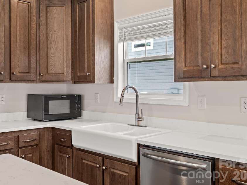 125 Bellamy Road, Asheville, NC 28806.  MLS# CAR4386319, YatesRealty ID 25756. 