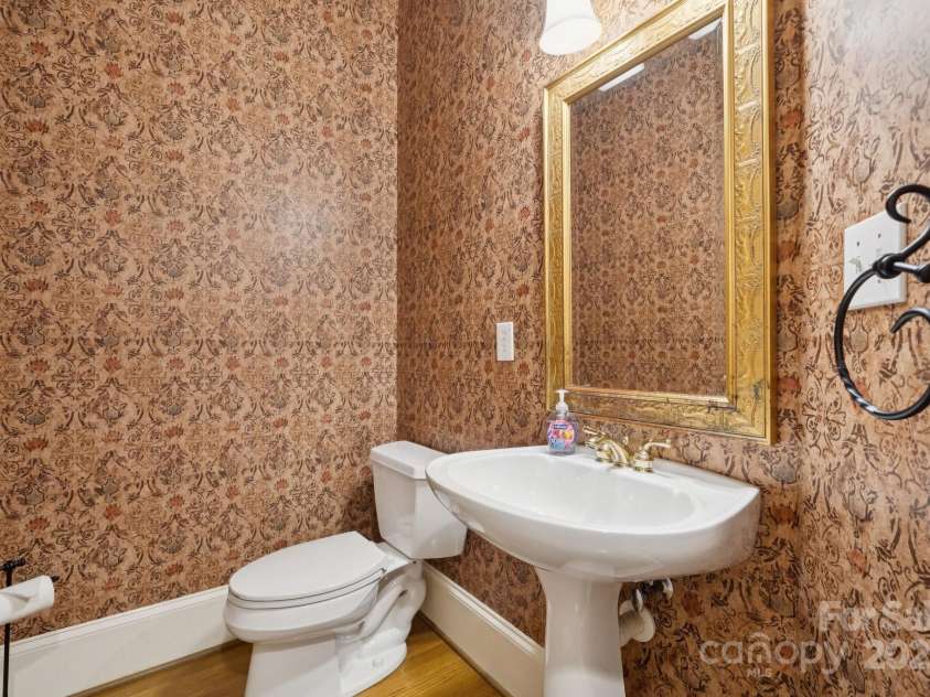 18802 Pentwater Court, Cornelius, NC 28031.  MLS# CAR4279322, YatesRealty ID 25756. 