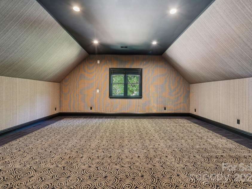 18802 Pentwater Court, Cornelius, NC 28031.  MLS# CAR4279322, YatesRealty ID 25756. 