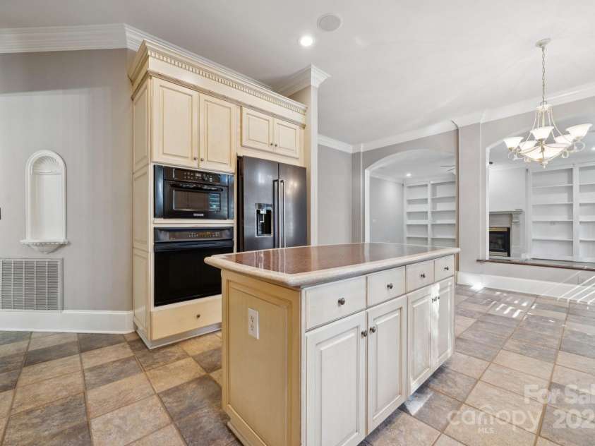 18802 Pentwater Court, Cornelius, NC 28031.  MLS# CAR4279322, YatesRealty ID 25756. 