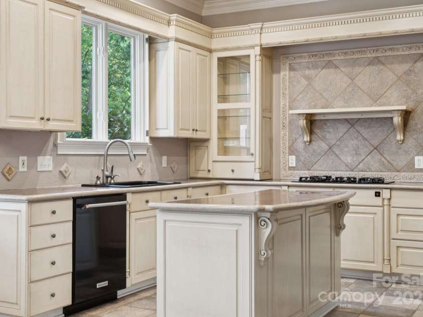 18802 Pentwater Court, Cornelius, NC 28031.  MLS# CAR4279322, YatesRealty ID 25756. 