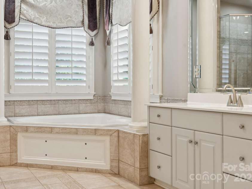 18802 Pentwater Court, Cornelius, NC 28031.  MLS# CAR4279322, YatesRealty ID 25756. 