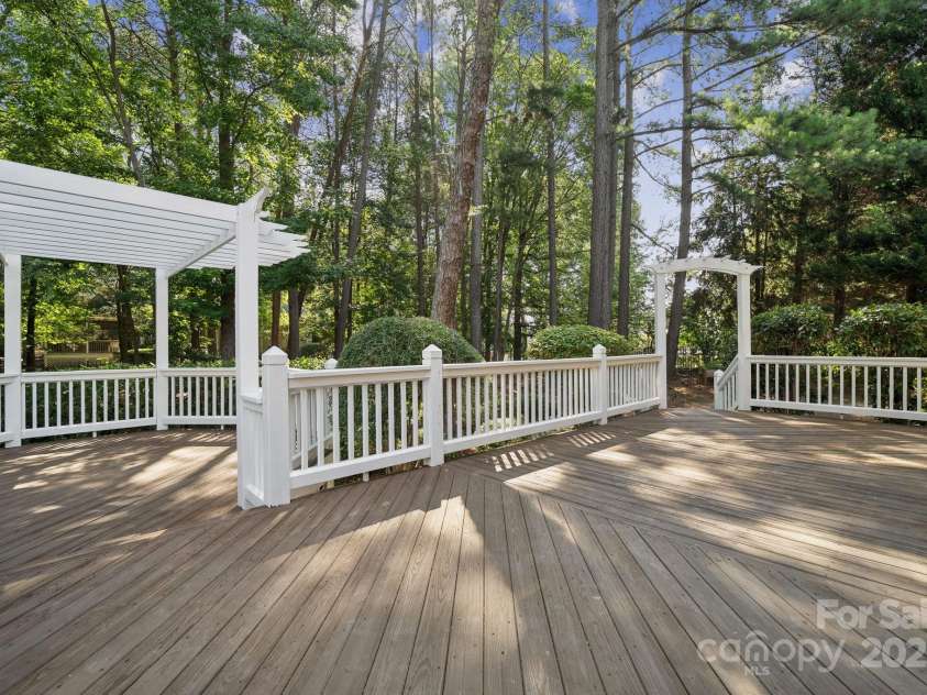 18802 Pentwater Court, Cornelius, NC 28031.  MLS# CAR4279322, YatesRealty ID 25756. 