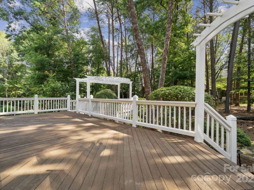 18802 Pentwater Court, Cornelius, NC 28031.  MLS# CAR4279322, YatesRealty ID 25756. 
