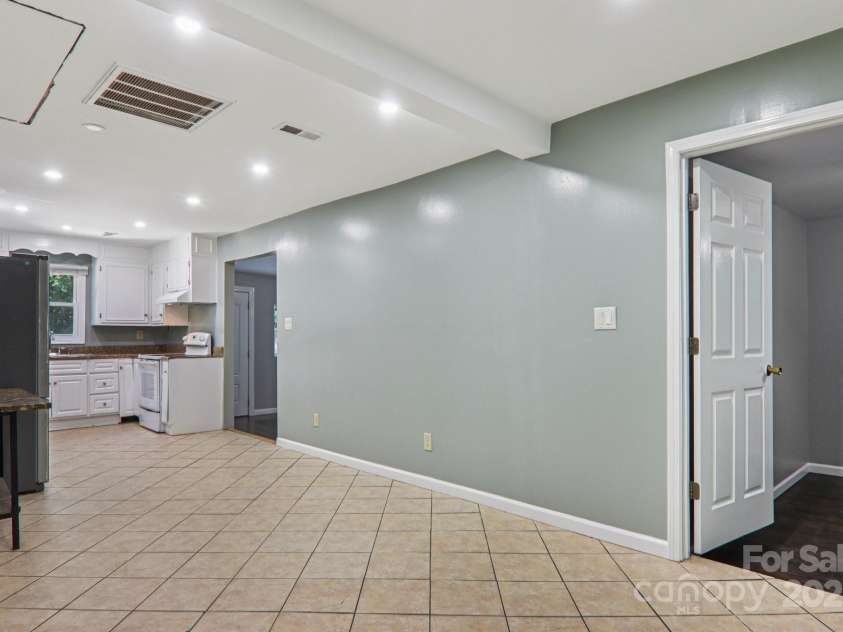 1416 Roy Dula Place, Lenoir, NC 28645.  MLS# CAR4279035, YatesRealty ID 25757. 