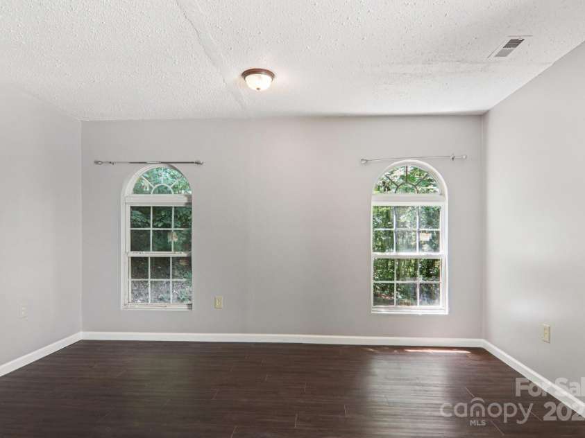 1416 Roy Dula Place, Lenoir, NC 28645.  MLS# CAR4279035, YatesRealty ID 25757. Arched windows