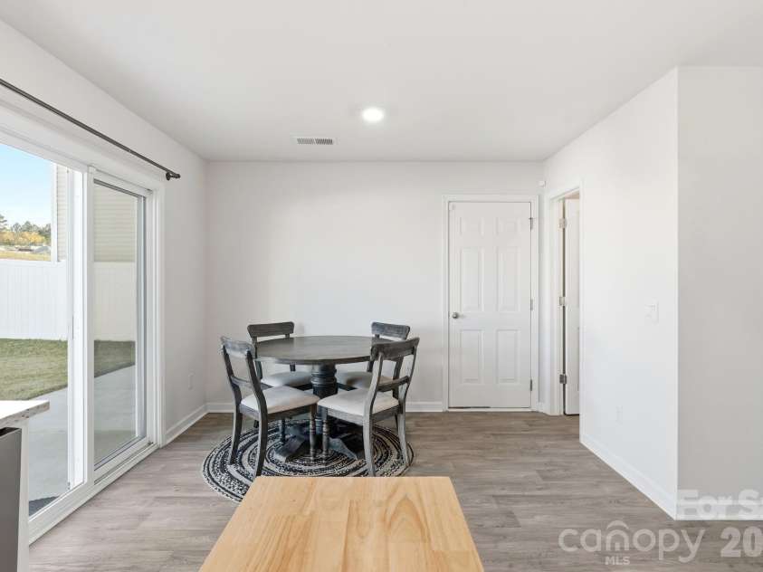 640 Joshua Tree Lane, Winston Salem, NC 27127.  MLS# CAR4386935, YatesRealty ID 25757. Dining area-dining set remains