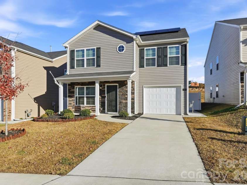 640 Joshua Tree Lane, Winston Salem, NC 27127.  MLS# CAR4386935, YatesRealty ID 25757. Exterior Front