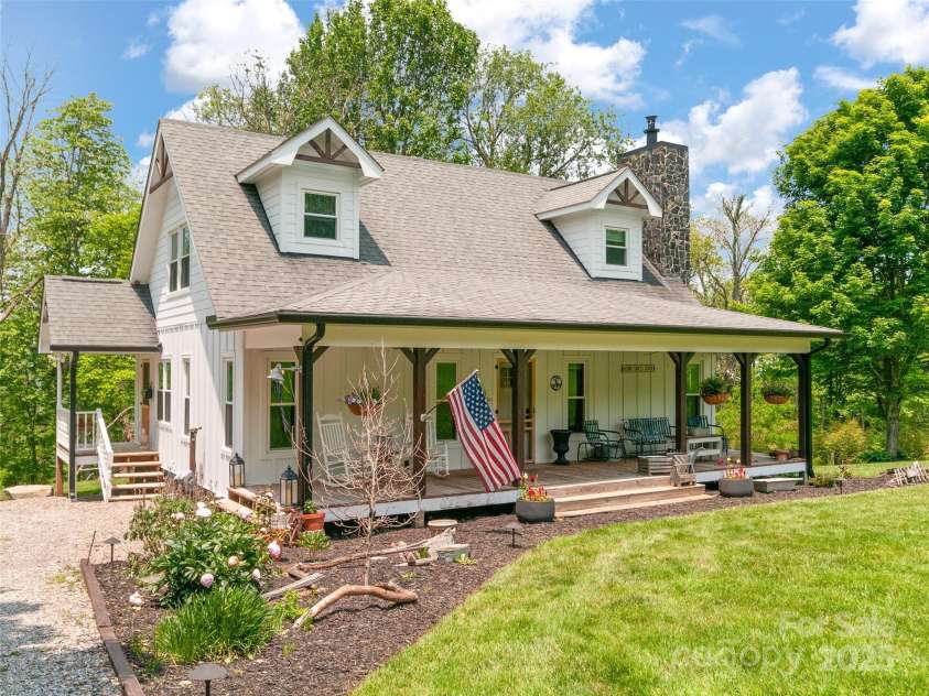 540 Windswept Ridge Road, Canton, NC 28716.  MLS# CAR4267189, YatesRealty ID 25758. 