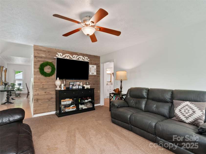 540 Windswept Ridge Road, Canton, NC 28716.  MLS# CAR4267189, YatesRealty ID 25758. 