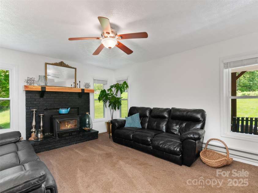 540 Windswept Ridge Road, Canton, NC 28716.  MLS# CAR4267189, YatesRealty ID 25758. 