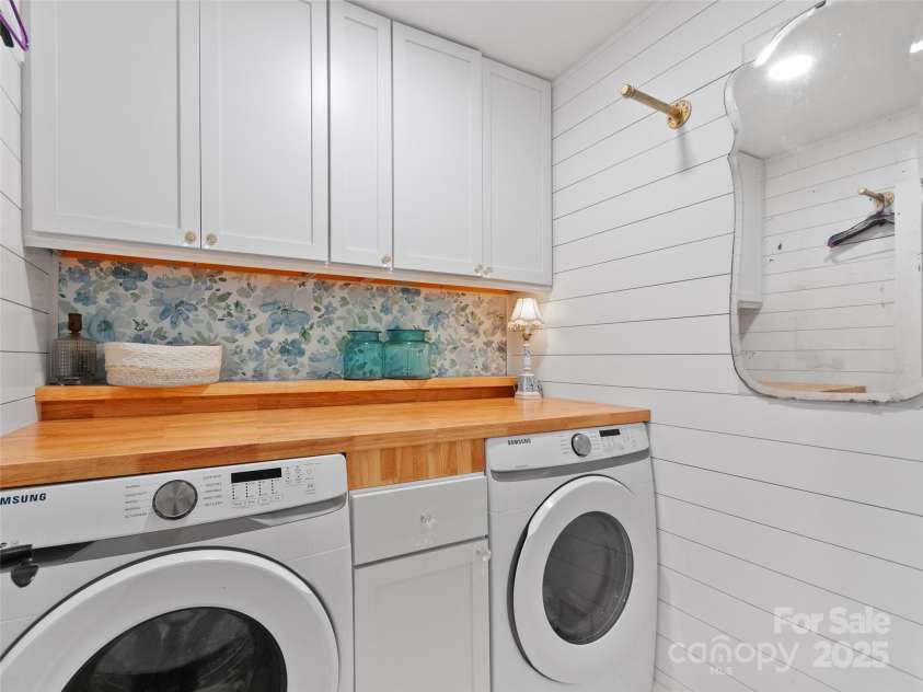 540 Windswept Ridge Road, Canton, NC 28716.  MLS# CAR4267189, YatesRealty ID 25758. 