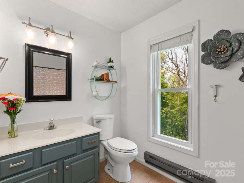 540 Windswept Ridge Road, Canton, NC 28716.  MLS# CAR4267189, YatesRealty ID 25758. 