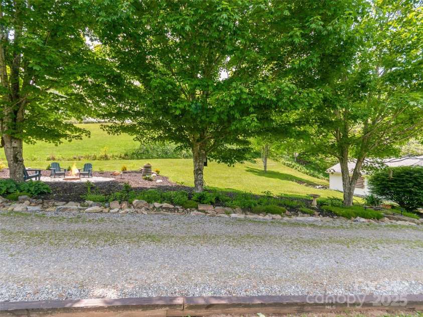 540 Windswept Ridge Road, Canton, NC 28716.  MLS# CAR4267189, YatesRealty ID 25758. 