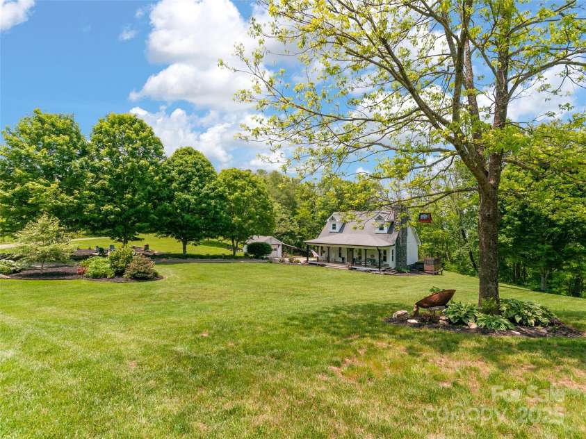 540 Windswept Ridge Road, Canton, NC 28716.  MLS# CAR4267189, YatesRealty ID 25758. 