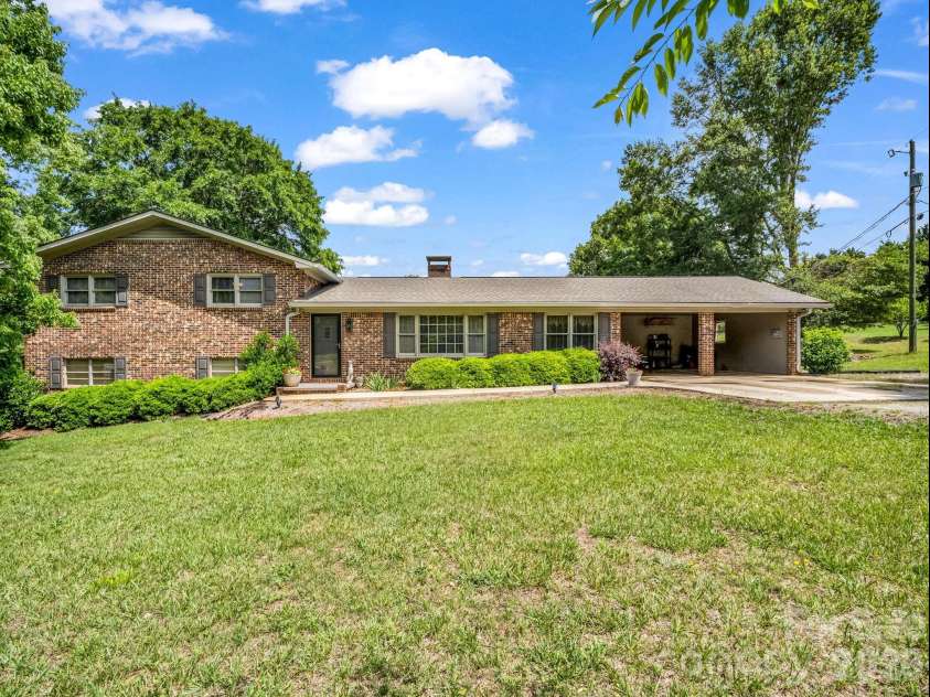 72 McEntire Road, Tryon, NC 28782.  MLS# CAR4411835, YatesRealty ID 25759. 