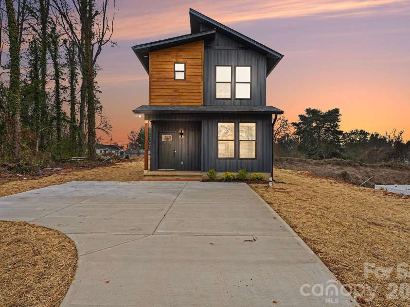 7 Violet Terrace, Concord, NC 28027.  MLS# CAR4334922, YatesRealty ID 2576. 