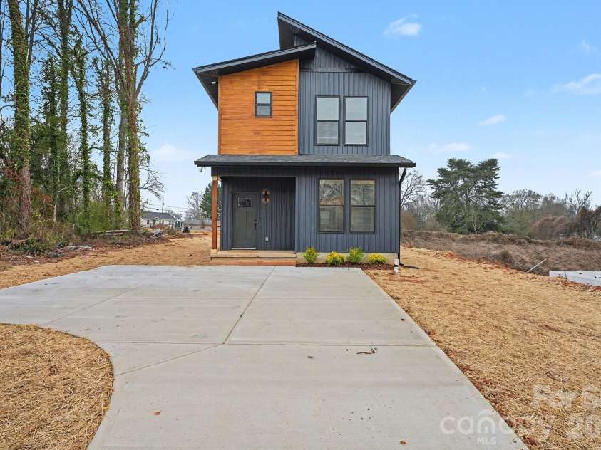 7 Violet Terrace, Concord, NC 28027.  MLS# CAR4334922, YatesRealty ID 2576. 