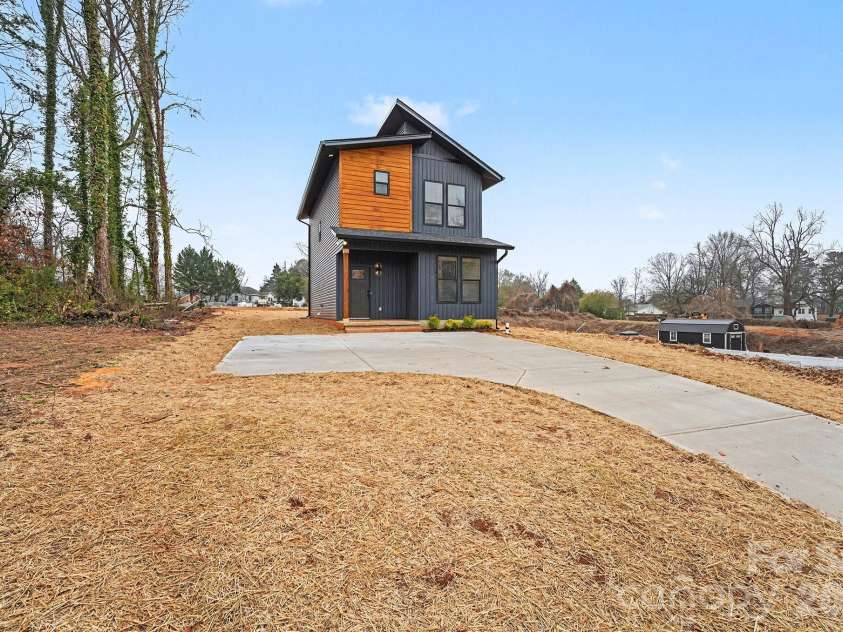 7 Violet Terrace, Concord, NC 28027.  MLS# CAR4334922, YatesRealty ID 2576. 