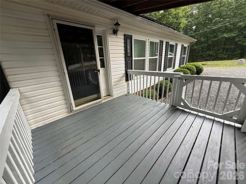 5110 Sierra Drive, Maiden, NC 28650.  MLS# CAR4386881, YatesRealty ID 25760. 