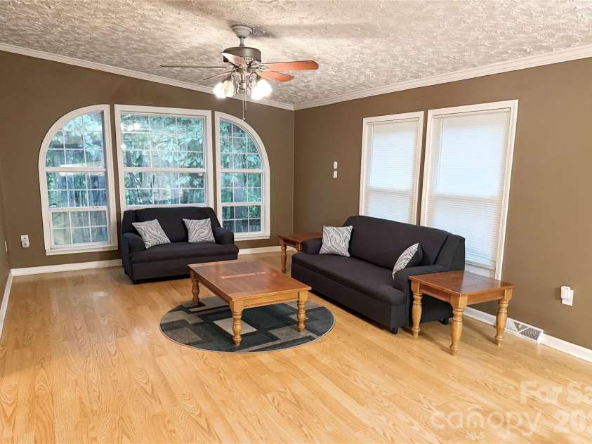 5110 Sierra Drive, Maiden, NC 28650.  MLS# CAR4386881, YatesRealty ID 25760. 