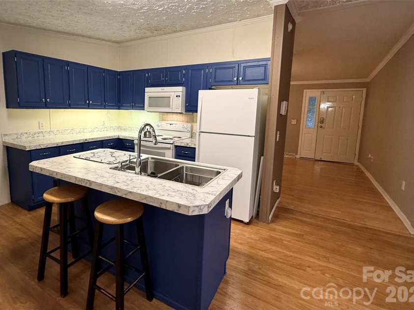 5110 Sierra Drive, Maiden, NC 28650.  MLS# CAR4386881, YatesRealty ID 25760. 