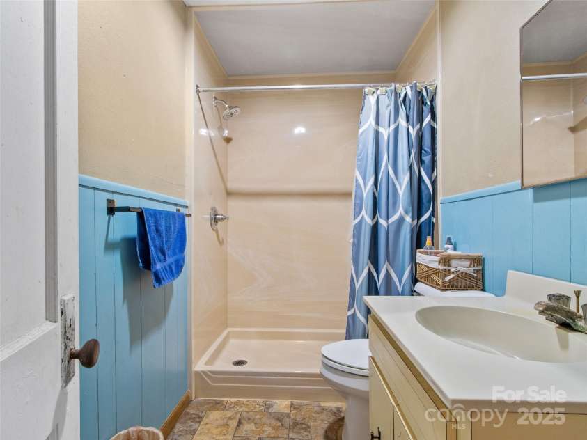 56 Love Fox Road, Burnsville, NC 28714.  MLS# CAR4277030, YatesRealty ID 25760. 