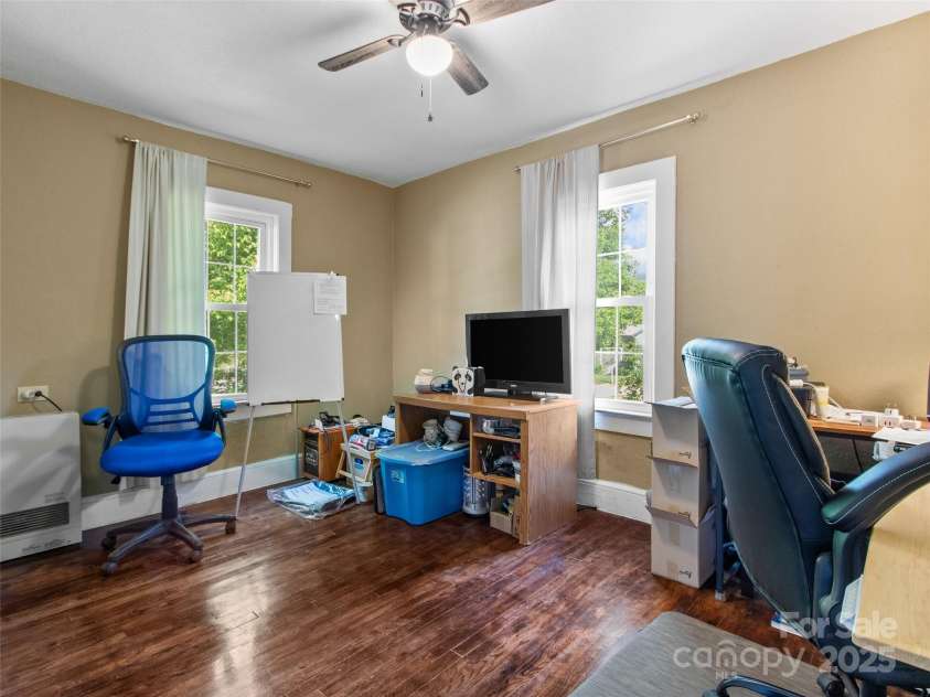 56 Love Fox Road, Burnsville, NC 28714.  MLS# CAR4277030, YatesRealty ID 25760. 