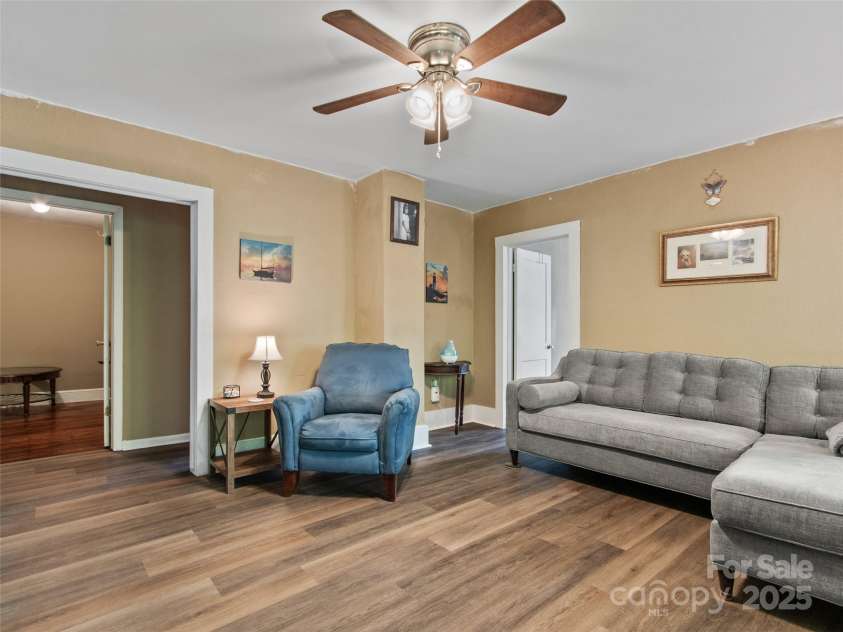 56 Love Fox Road, Burnsville, NC 28714.  MLS# CAR4277030, YatesRealty ID 25760. 
