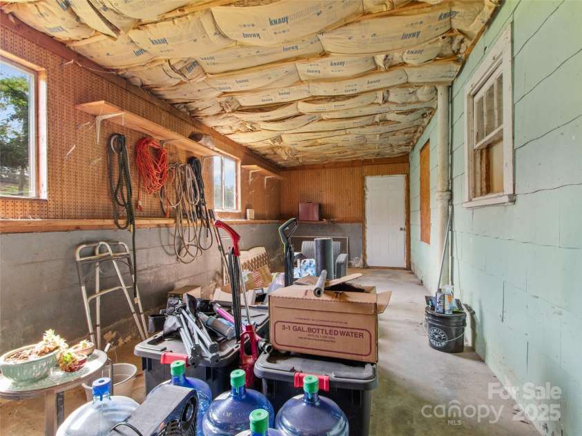 56 Love Fox Road, Burnsville, NC 28714.  MLS# CAR4277030, YatesRealty ID 25760. More Storage---