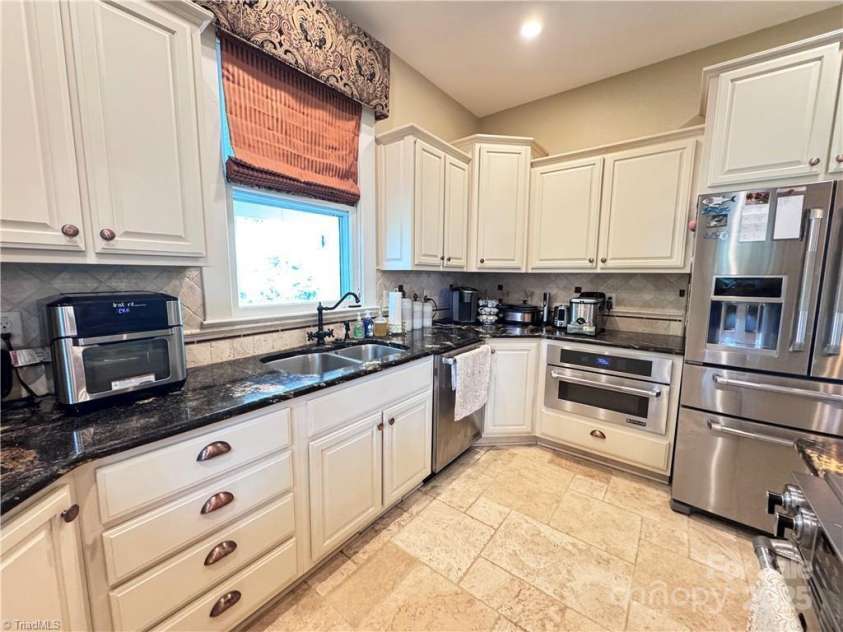 311 Cherry Street, Mount Airy, NC 27030.  MLS# CAR4267362, YatesRealty ID 25761. 