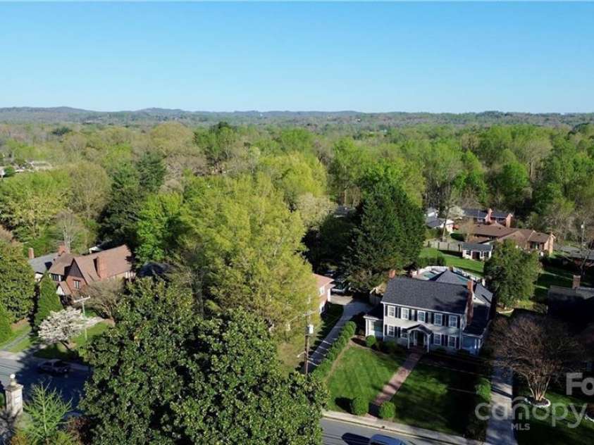 311 Cherry Street, Mount Airy, NC 27030.  MLS# CAR4267362, YatesRealty ID 25761. 