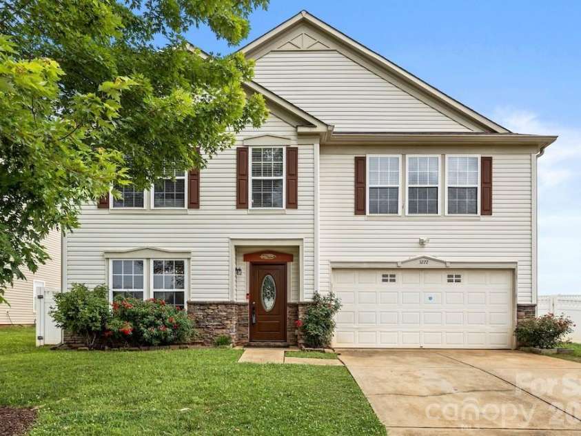 3272 Table Rock Drive, Gastonia, NC 28052.  MLS# CAR4385493, YatesRealty ID 25761. 3272 Table Rock Drive, Gastonia NC 28052