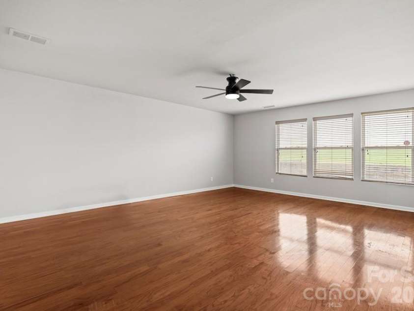 3272 Table Rock Drive, Gastonia, NC 28052.  MLS# CAR4385493, YatesRealty ID 25761. Family room