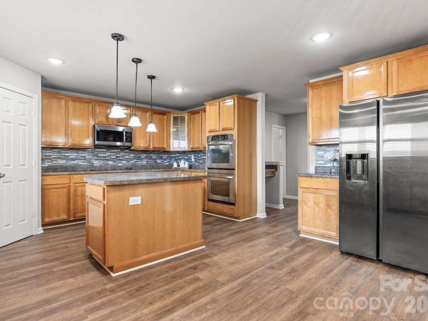 3272 Table Rock Drive, Gastonia, NC 28052.  MLS# CAR4385493, YatesRealty ID 25761. Kitchen