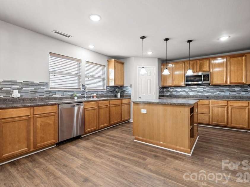 3272 Table Rock Drive, Gastonia, NC 28052.  MLS# CAR4385493, YatesRealty ID 25761. Kitchen