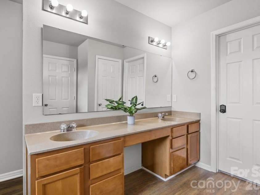 3272 Table Rock Drive, Gastonia, NC 28052.  MLS# CAR4385493, YatesRealty ID 25761. Primary bathroom