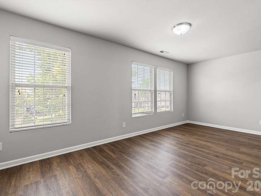 3272 Table Rock Drive, Gastonia, NC 28052.  MLS# CAR4385493, YatesRealty ID 25761. Upper level bedroom 4 with ensuite bathroom