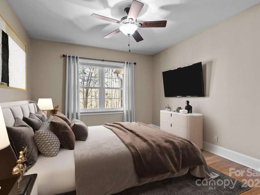 11280 Mcfalls Drive, Indian Land, SC 29707.  MLS# CAR4225880, YatesRealty ID 25762. The 2 guest bedrooms are designed with comfort and privacy in mind. The HDTV is included.