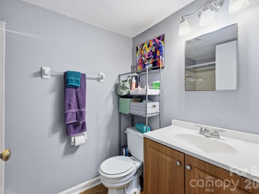 9501 Shannon Green Drive, Charlotte, NC 28213.  MLS# CAR4381985, YatesRealty ID 25762. 