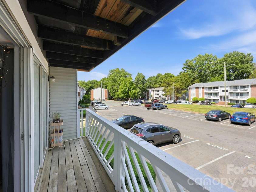 9501 Shannon Green Drive, Charlotte, NC 28213.  MLS# CAR4381985, YatesRealty ID 25762. 