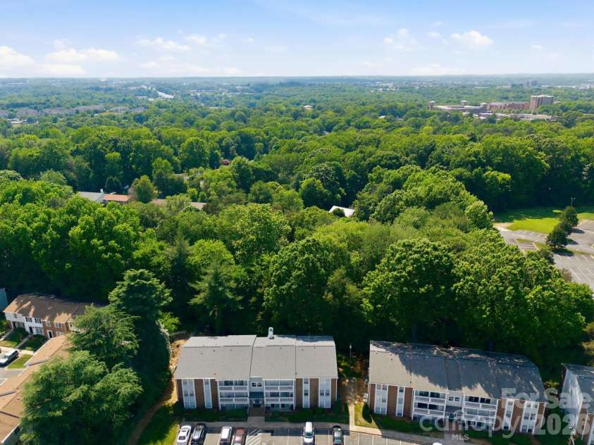 9501 Shannon Green Drive, Charlotte, NC 28213.  MLS# CAR4381985, YatesRealty ID 25762. 