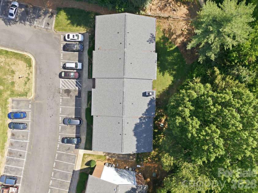 9501 Shannon Green Drive, Charlotte, NC 28213.  MLS# CAR4381985, YatesRealty ID 25762. 