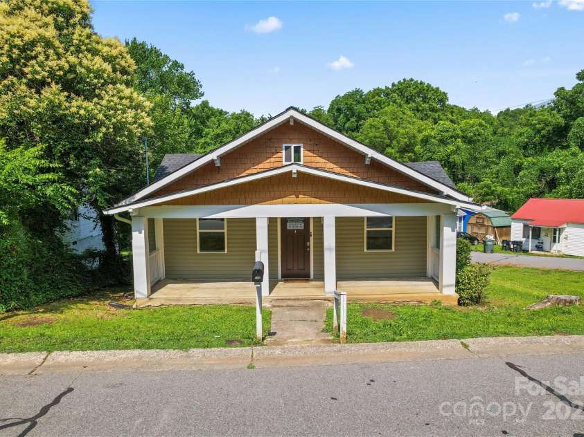 146 Georgia Street, Concord, NC 28025.  MLS# CAR4264425, YatesRealty ID 25763. 