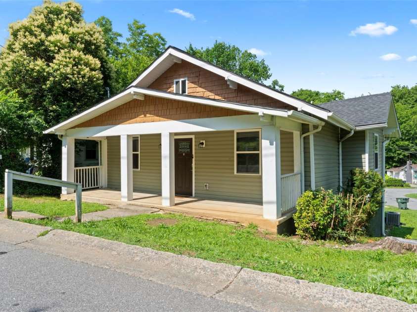 146 Georgia Street, Concord, NC 28025.  MLS# CAR4264425, YatesRealty ID 25763. 