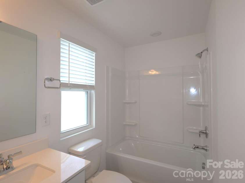 1493 Kate Cecil Way, York, SC 29745.  MLS# CAR4386568, YatesRealty ID 25763. Secondary bathroom